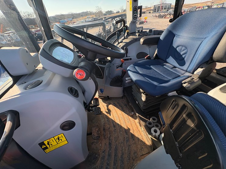 new-holland-powerstar-100-image-12