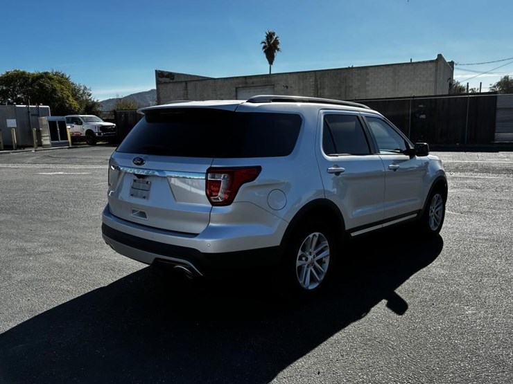 ford-explorer-image-3