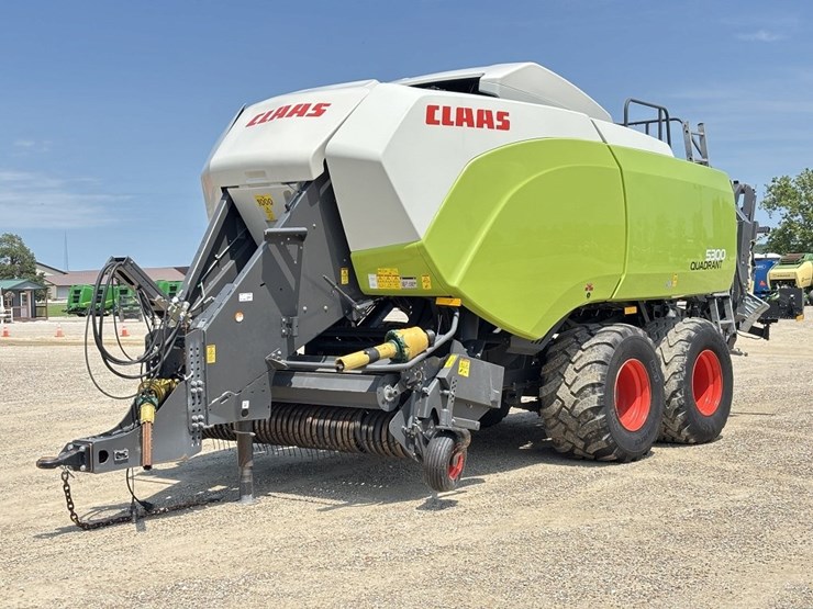 2018-claas-quandrant-5300rf-large-square-baler-image-1