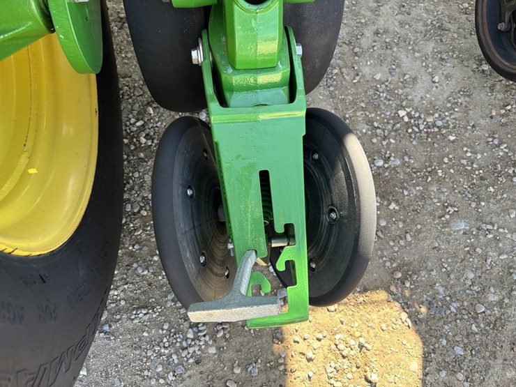 2017-john-deere-1775nt-image-22