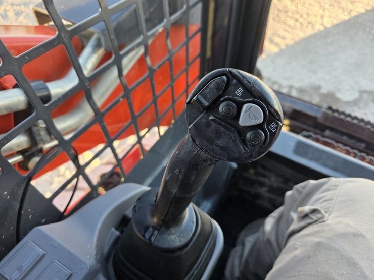 2024-kubota-sv175-3-track-skidsteer-image-19