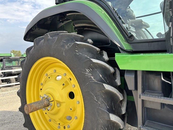 john-deere-8r-250-image-17