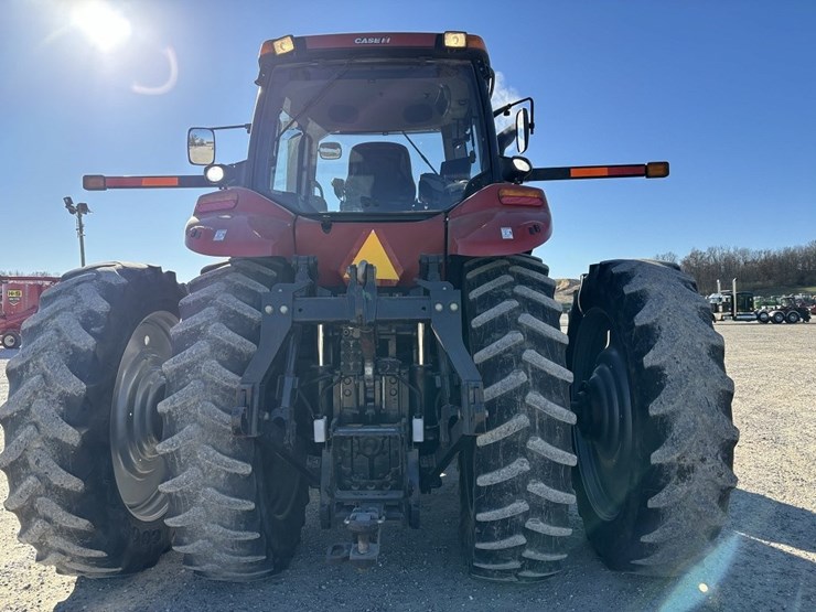 2014-case-ih-340-image-19