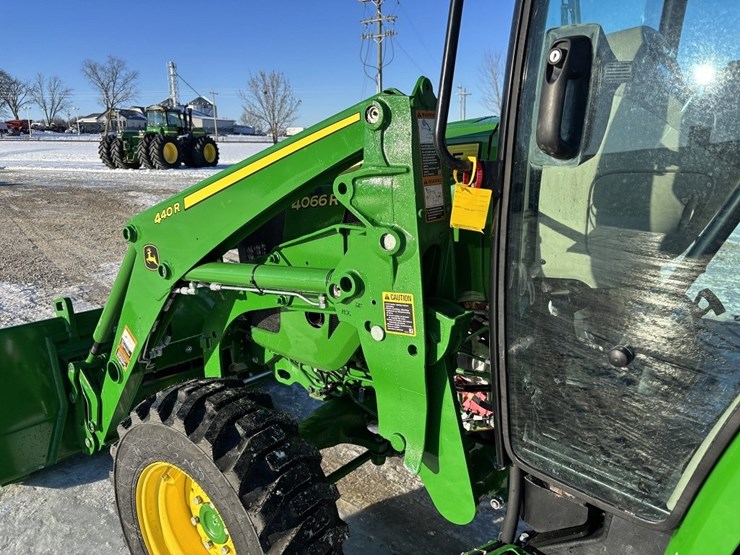 john-deere-4066r-image-29