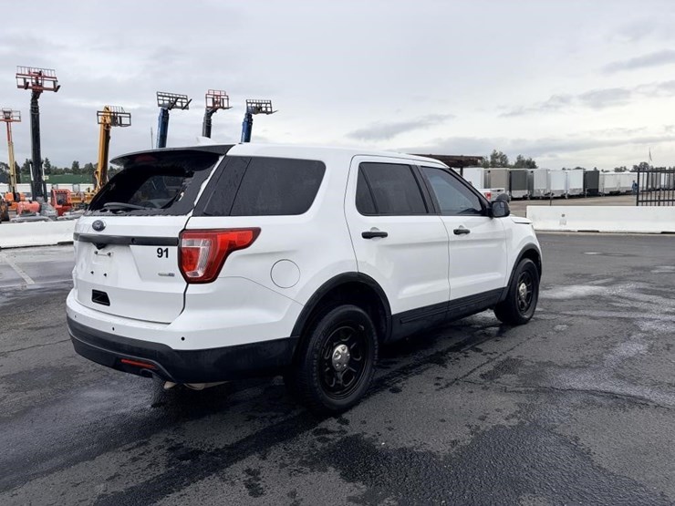 ford-explorer-image-3