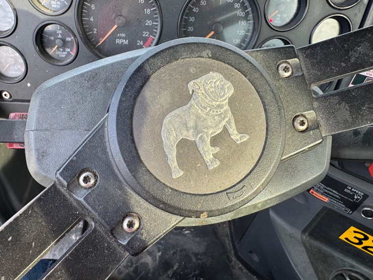 #145-•-mack-single-axle-image-9