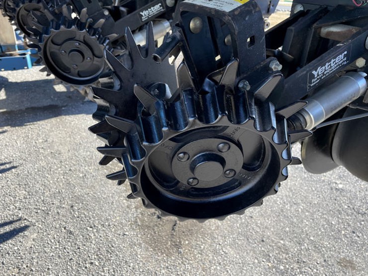 1998-kinze-2600-image-47