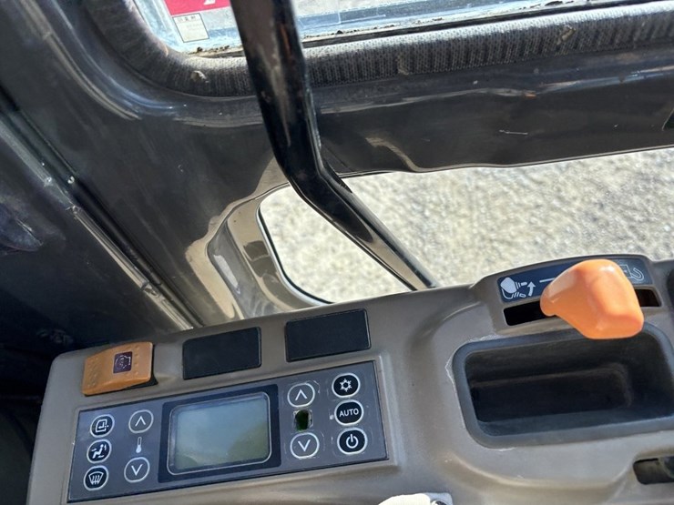 2014-case-cx130-image-39