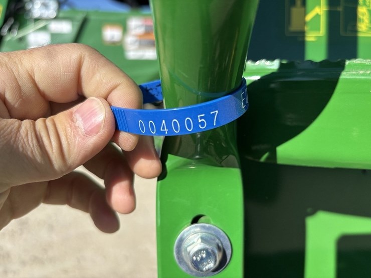 john-deere-3039r-image-38