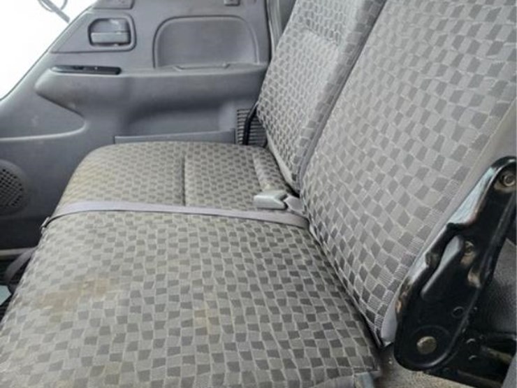 isuzu-npr-hd-image-23