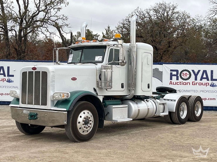 2014-peterbilt-388-image-1