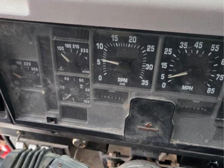 international-4900-image-22