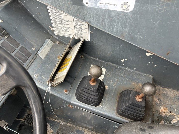 2005-john-deere-1790-image-57