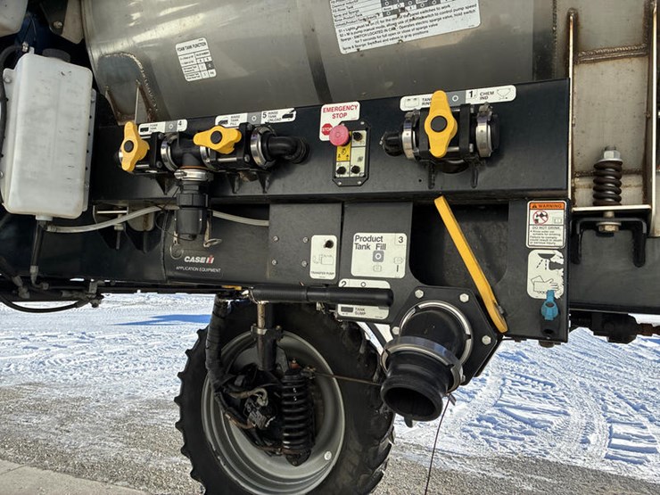 case-ih-patriot-3340-image-38