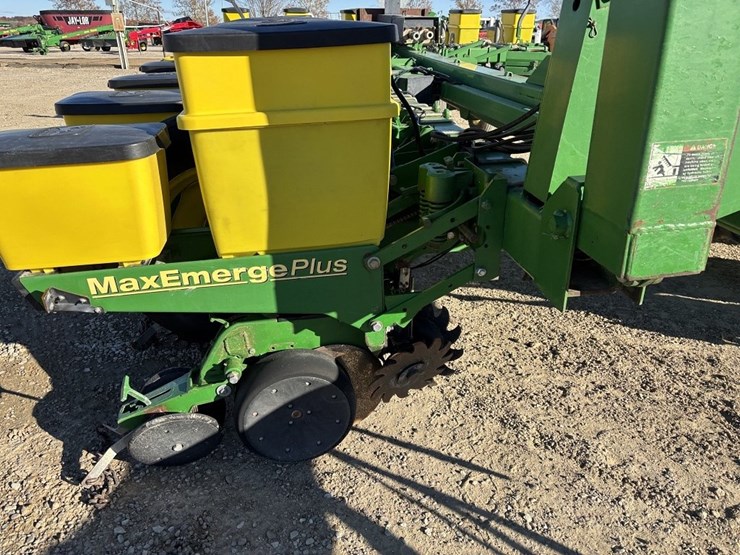 1997-john-deere-1770-image-11