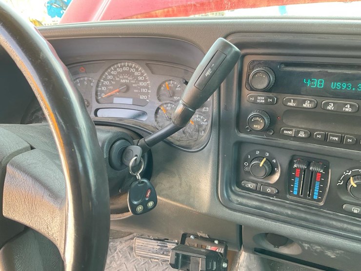 2005-chevrolet-k2500-image-65