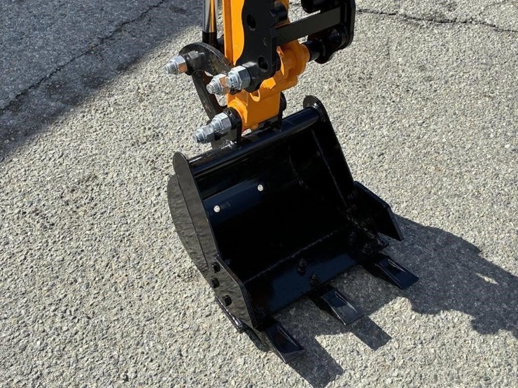 2025-miva-va15-hydraulic-excavator-image-9