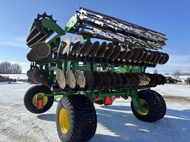 2024-john-deere-2680h-image-3