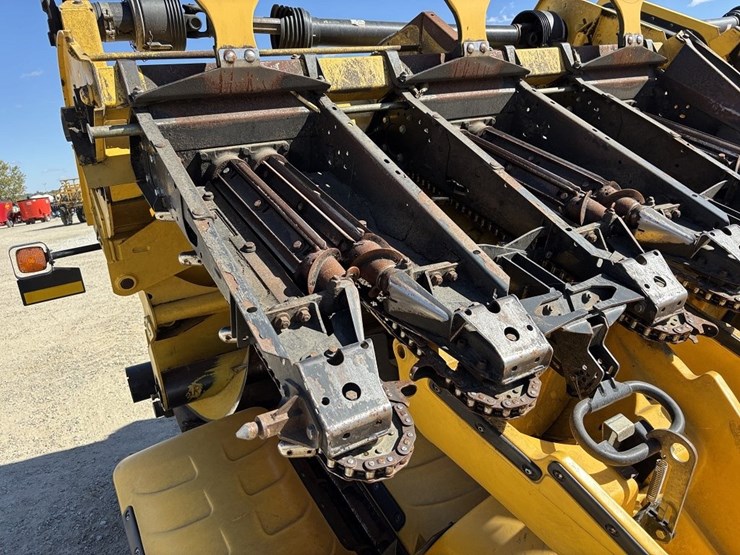 2014-new-holland-9800f-12r30"-corn-head-image-9