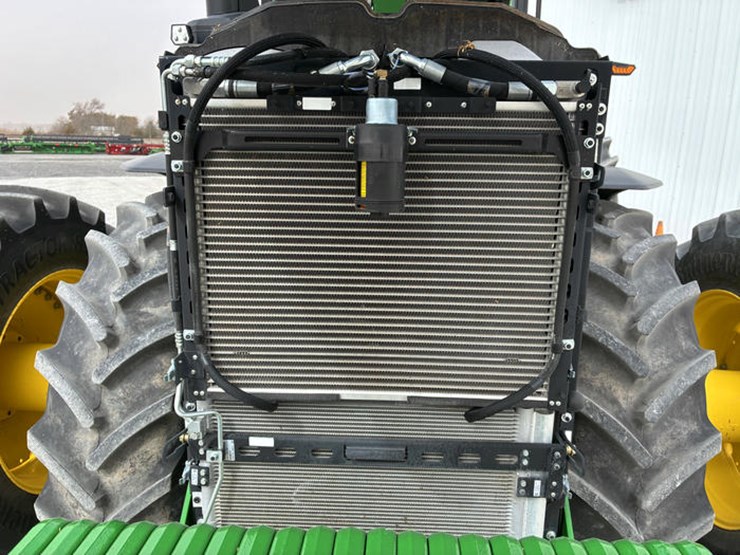 john-deere-8r-370-image-37