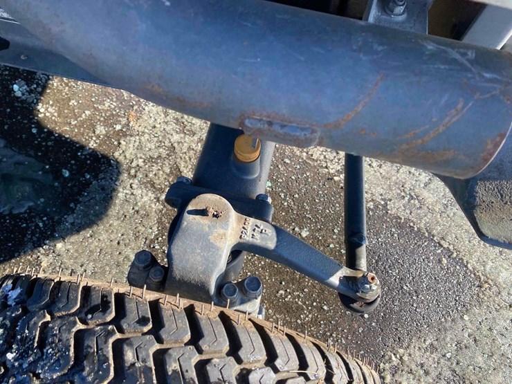 2016-kubota-f3990-image-24