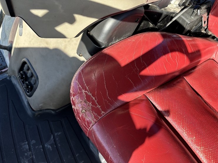 2014-case-ih-340-image-66