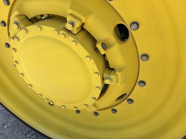 john-deere-8410t-image-24