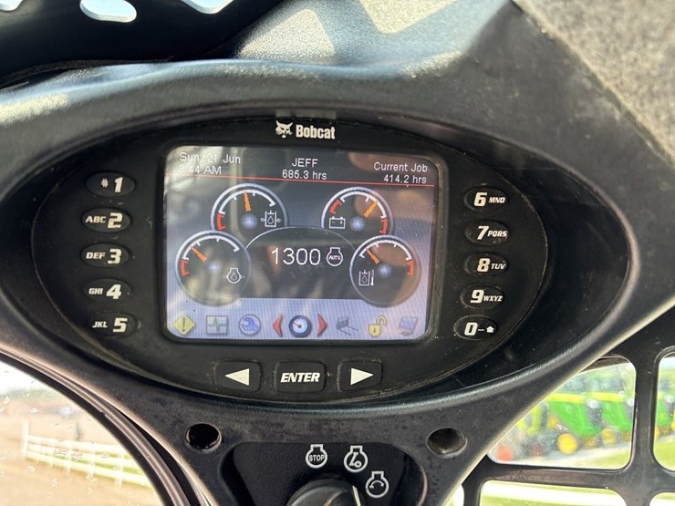 bobcat-t750-image-40