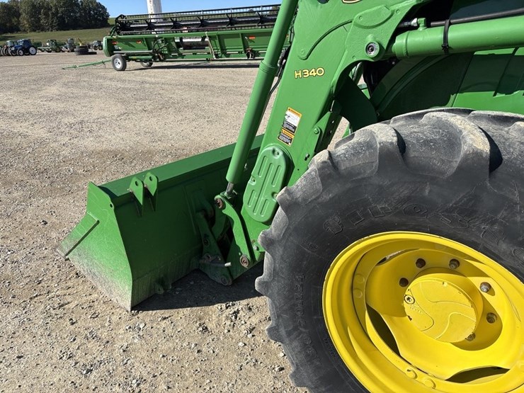 john-deere-6125m-image-33