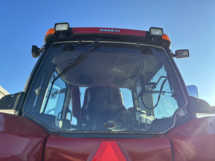 case-ih-magnum-305-image-23