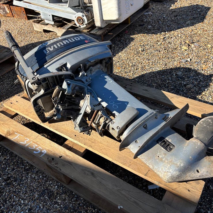 #1441 • BOAT GAS MOTOR