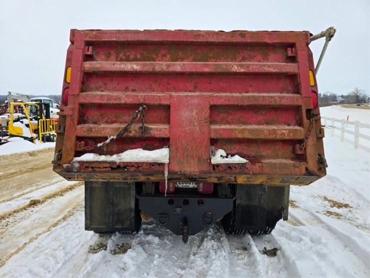 international-4900-image-4