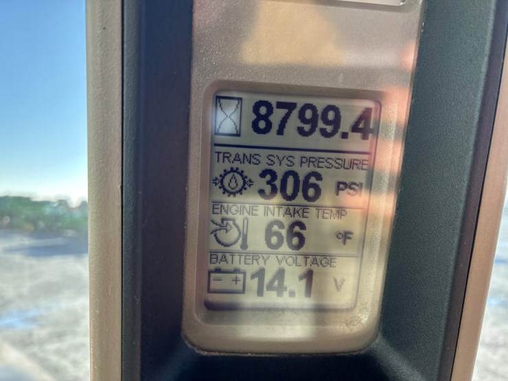 case-ih-magnum-305-image-87