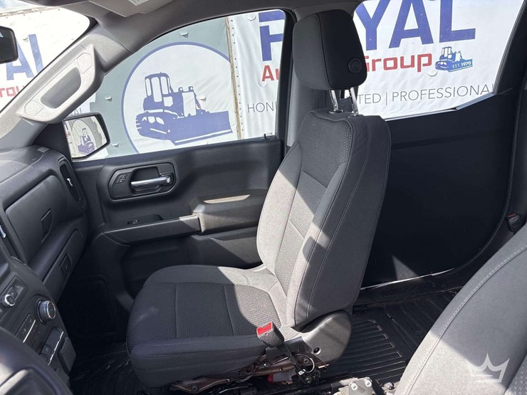 2022-chevrolet-1500-image-24