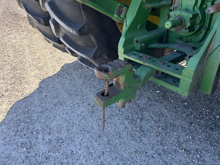 john-deere-8285r-image-25