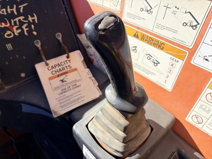 2008-jlg-gl12-55a-telescopic-reach-lift-image-20