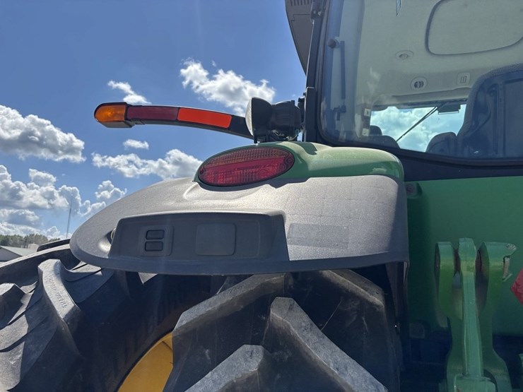 john-deere-7215r-image-26