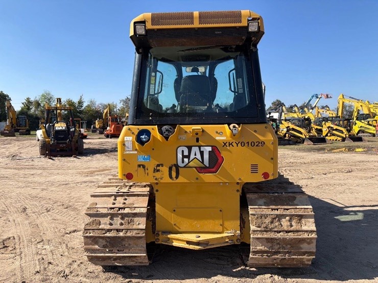 2021-caterpillar-d3-lgp-image-7
