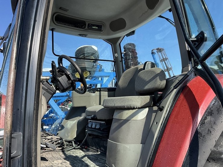 case-ih-mx270-image-25