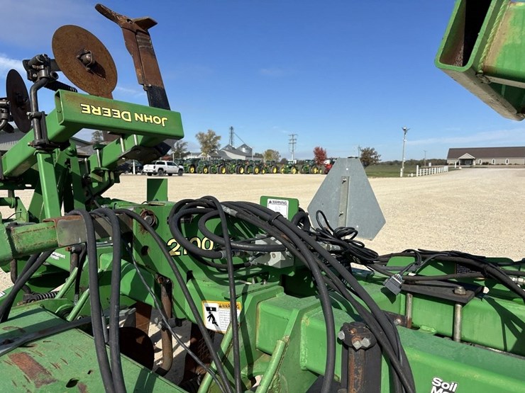 john-deere-2100-image-37