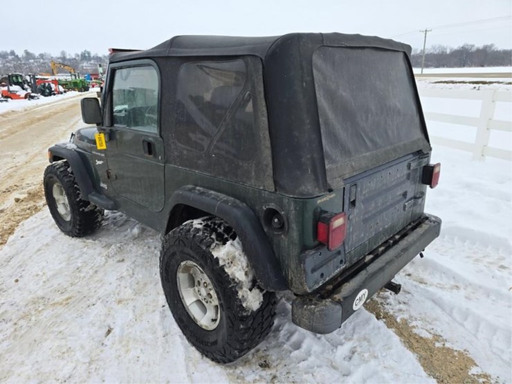 jeep-wrangler-sport-image-3