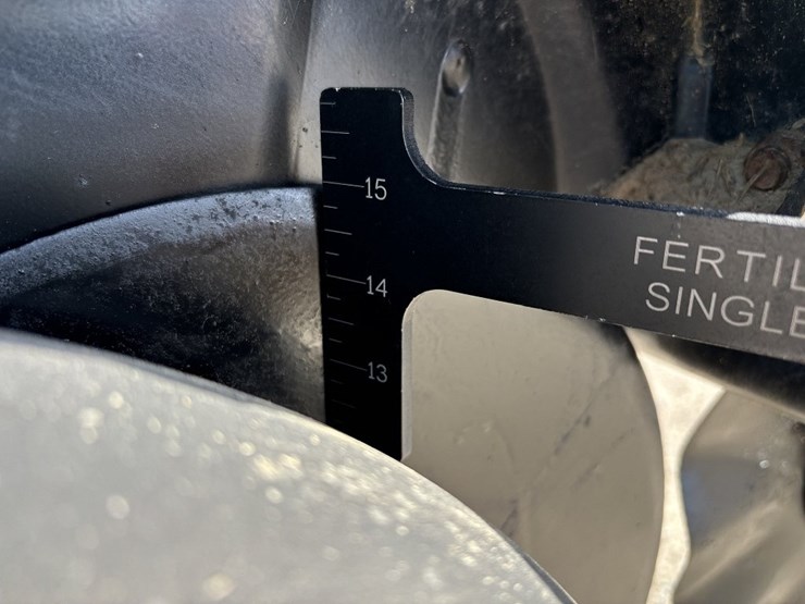 2010-kinze-3660-image-41