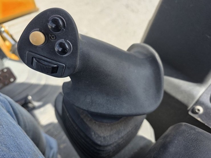 caterpillar-d3k-image-22