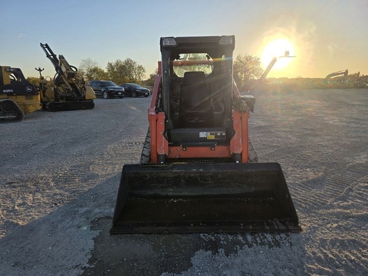 2024-kubota-sv175-3-track-skidsteer-image-2