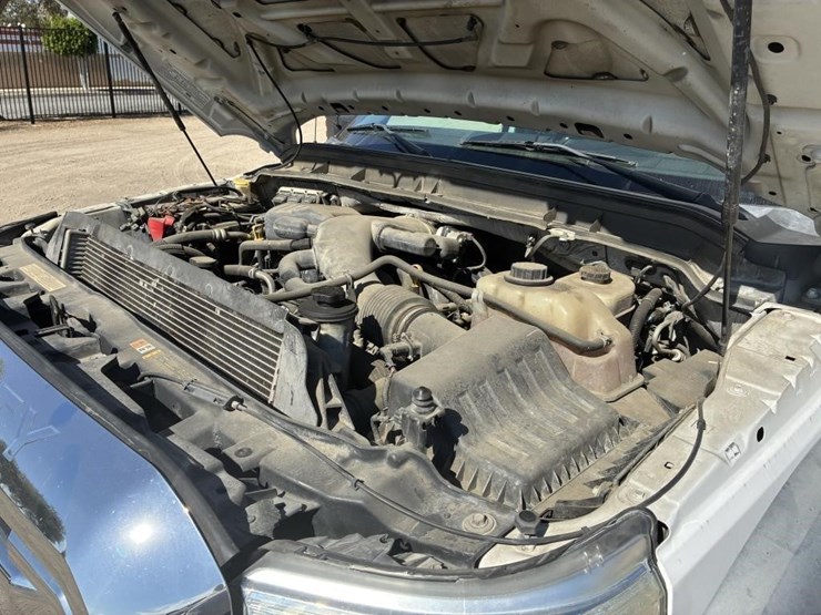 2015-ford-f550-xlt-image-10