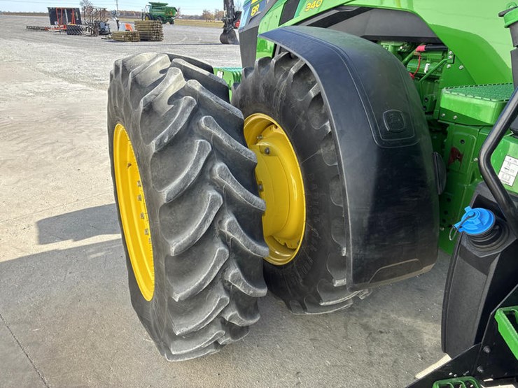 john-deere-8r-340-image-52