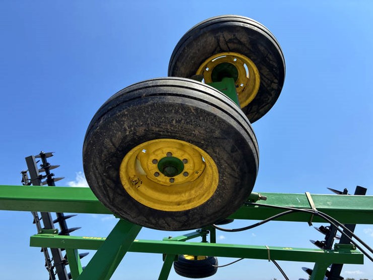 john-deere-637-image-21