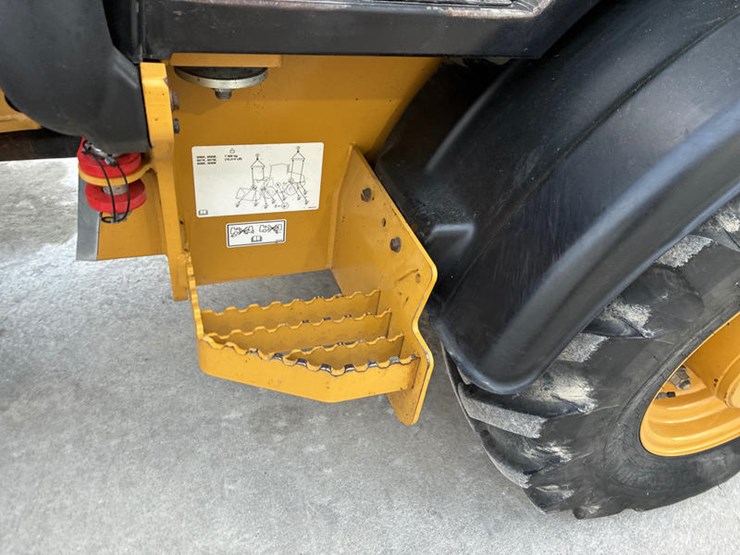 caterpillar-906m-image-35