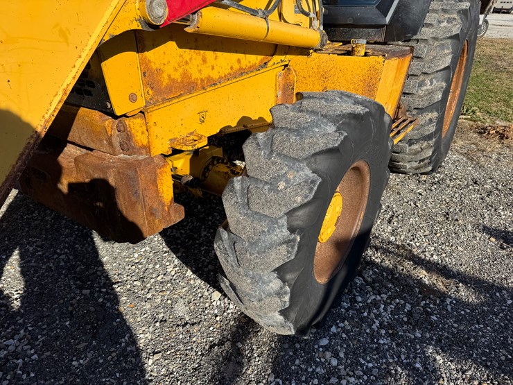 john-deere-410-image-6