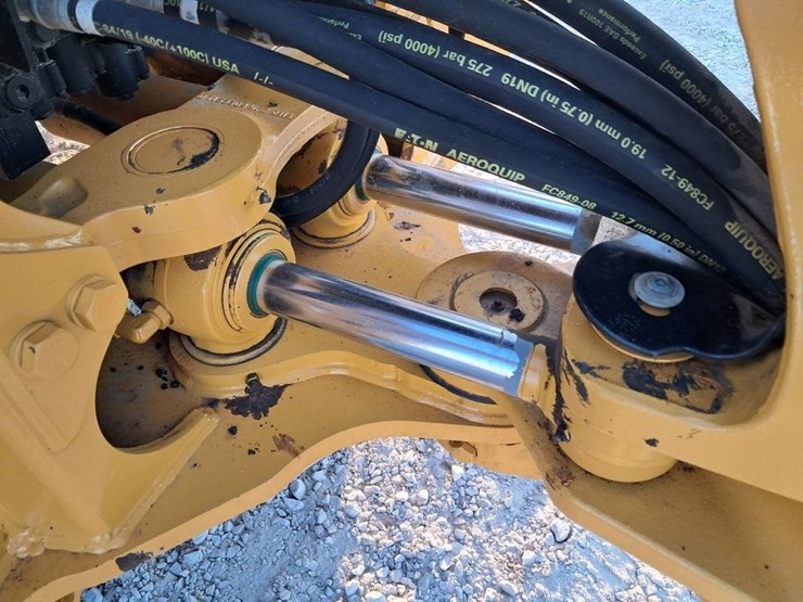 2022-deere-410l-image-18